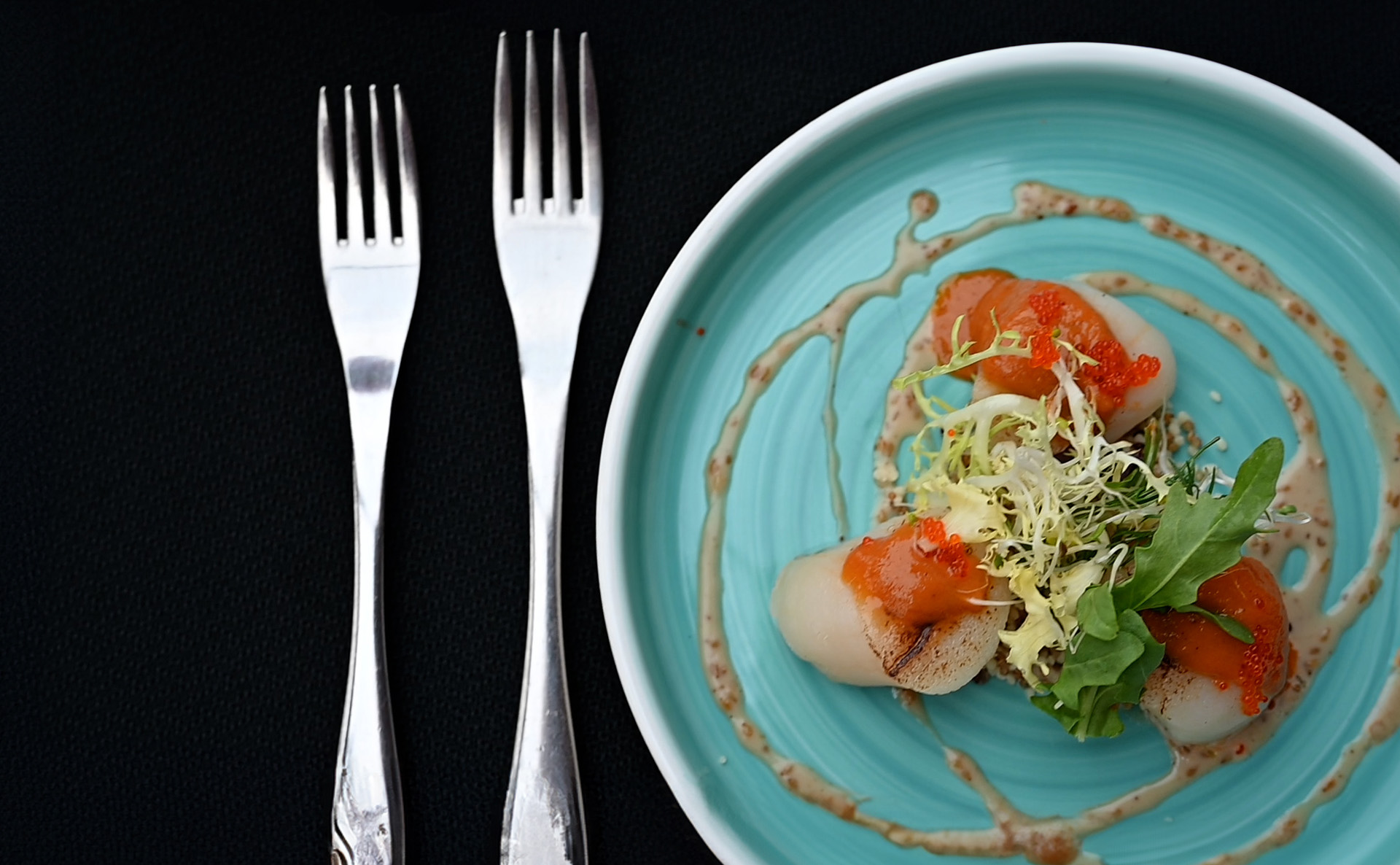 fine dining dinner etiquette for a romantic dinner cruise-tablemanners