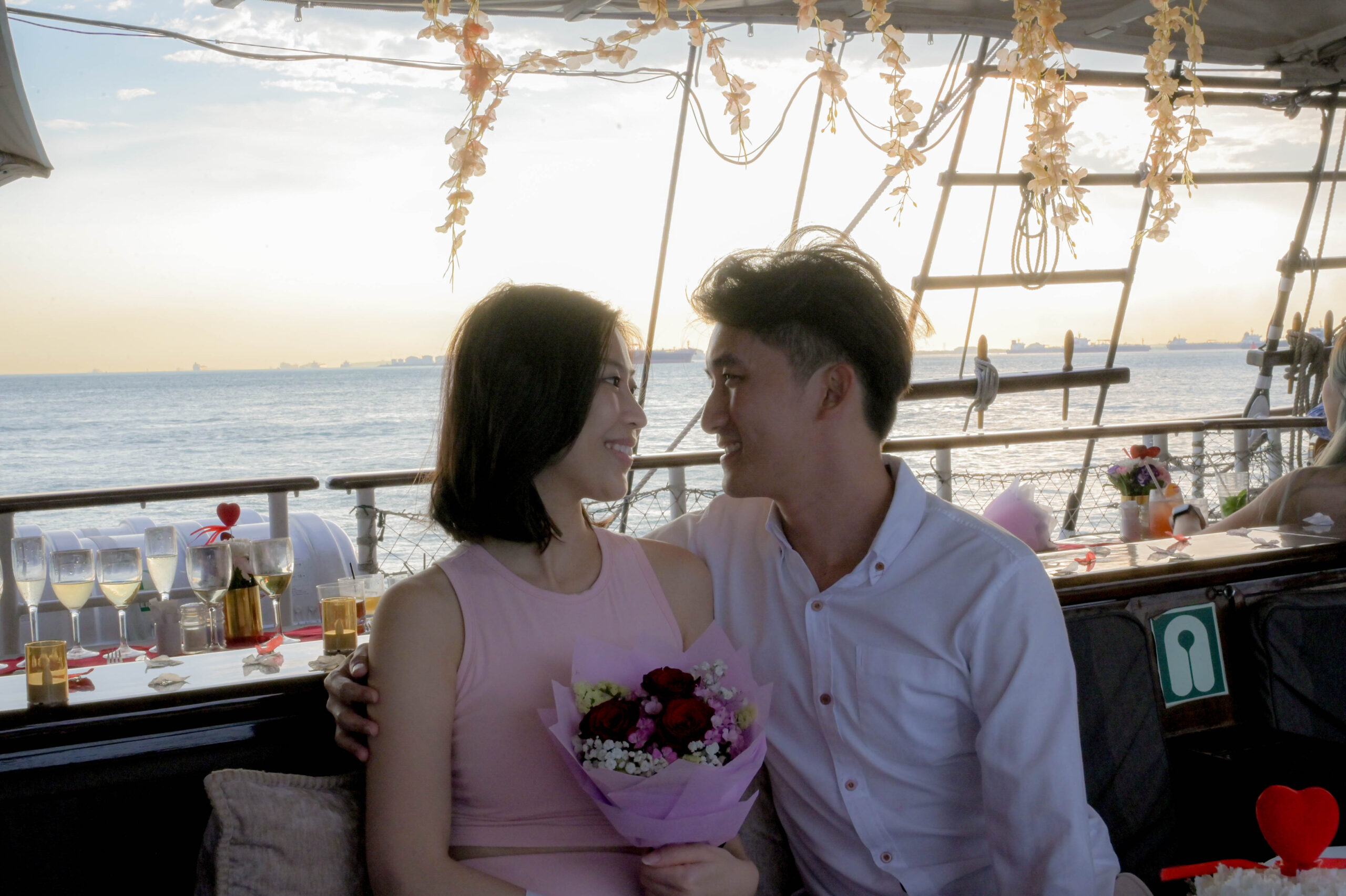 Royal Albatross Tops Romantic Dinner Places in Singapore_3